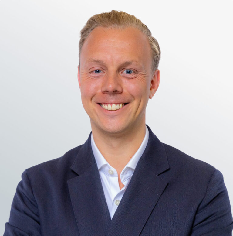 Andreas Headshot